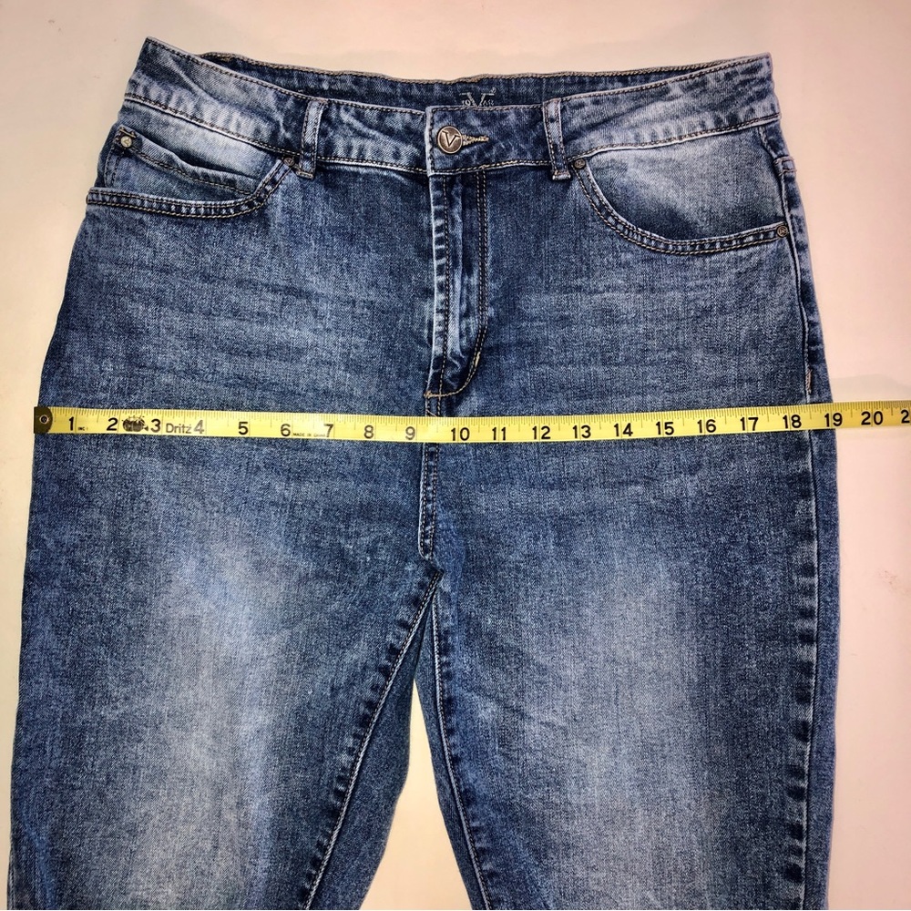 Versace 19.69 Abbigliamento Sportivo SRL Distressed High-Rise Jeans (30/10) - Picture 9 of 17